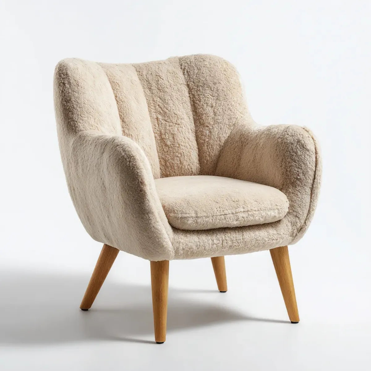 Fauteuil de salon crème à accoudoirs en polyester bouclette pieds en bois massif 75 x 80 x 92 cm