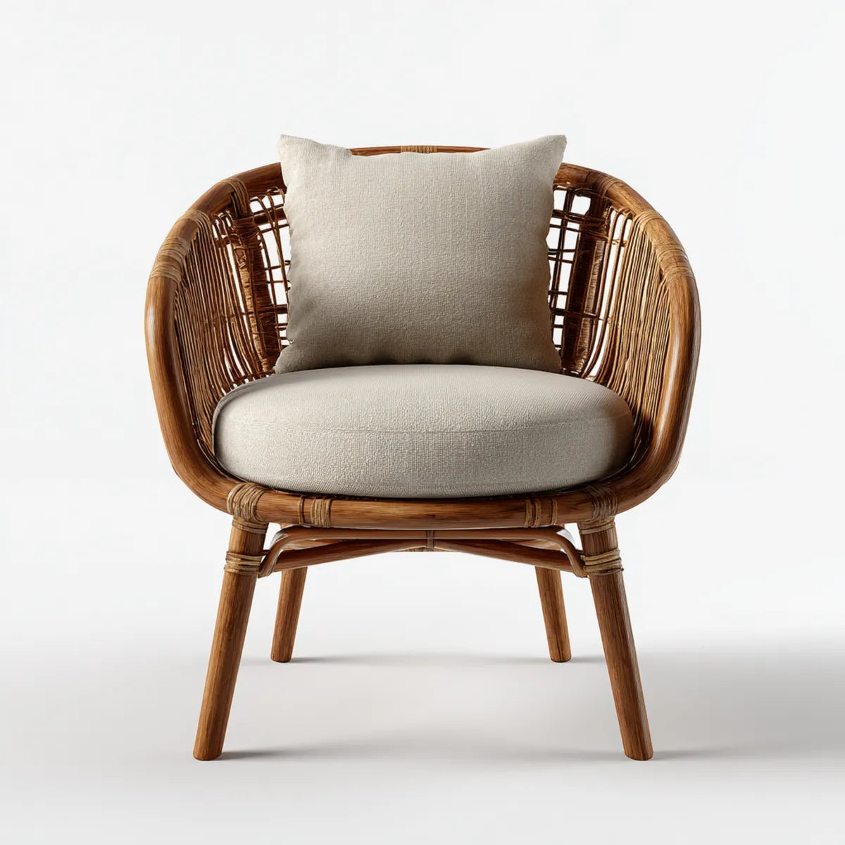 Fauteuil en rotin marron avec coussins beige forme arrondie 75 x 70 x 78 cm